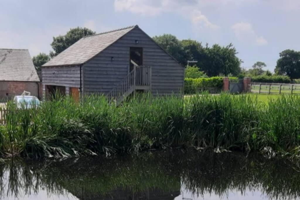 Swallows Retreat: A Country Loft Apartment Hargrave Exterior photo